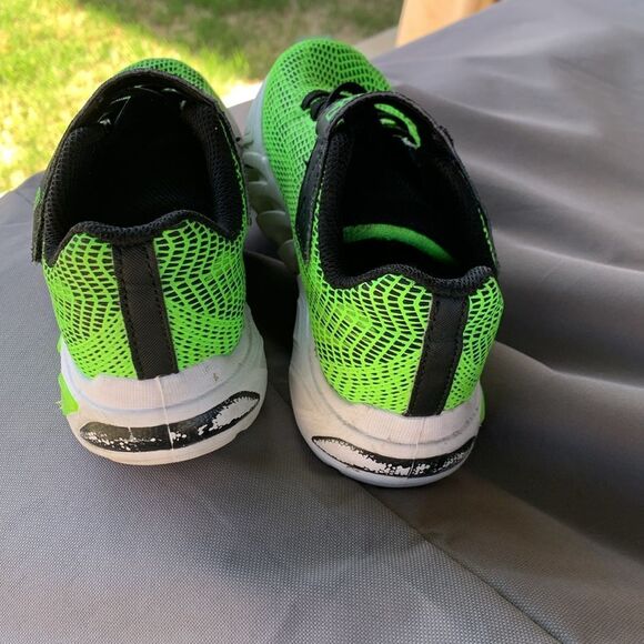 Take 50% OFF- Skechers Green and Black Sneakers Athletic Comfort, Size-13 - Picture 6 of 8